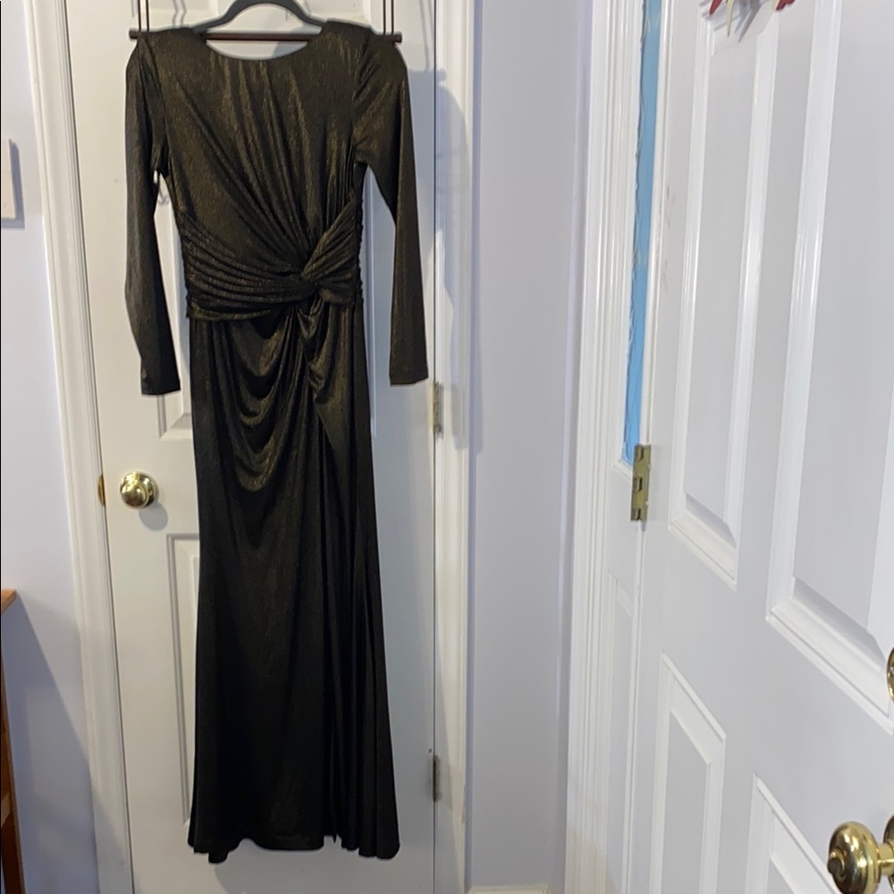 Vince Camuto gown, long sleeves, leg slit, black and gold, lined, sz. 6